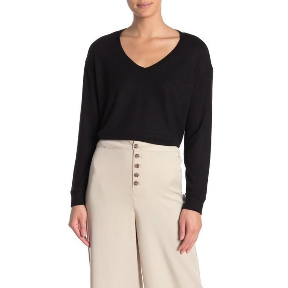 ⭐️⭐️⭐️ Gazella V-Neck Shirt ⭐️⭐️⭐️